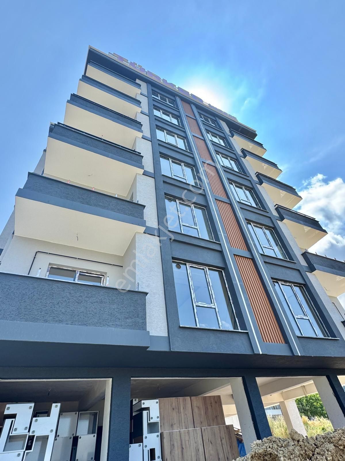 Evim-nur'dan Atatürk Mh. Şehir Hastanesi Yolunda Yatırımlık 1+1 Fırsat Daireler..