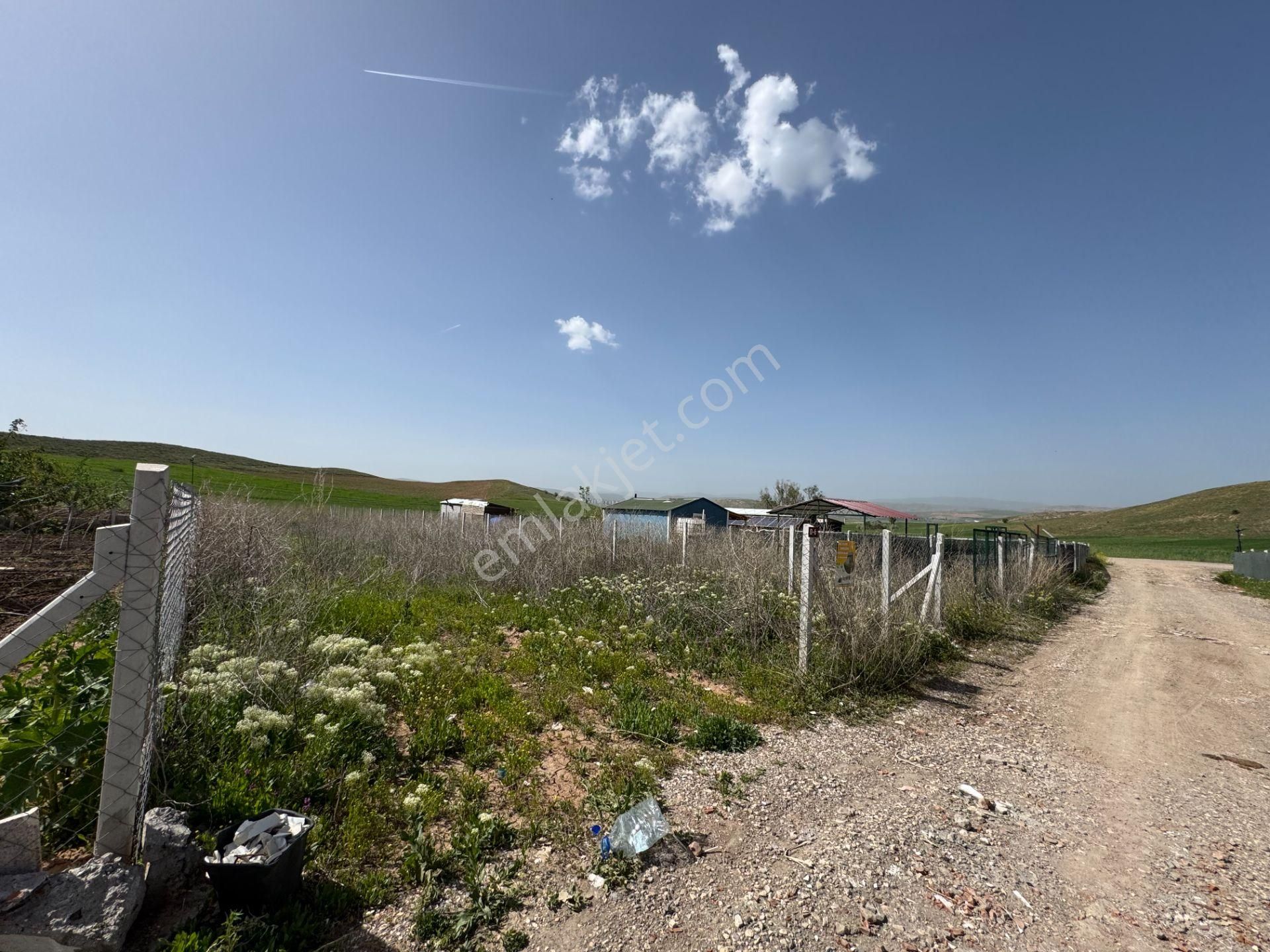 Sivas Gmt Emlak'tan İşhan'da Satlık 570 M2 Hisseli Hobby Bahçesi