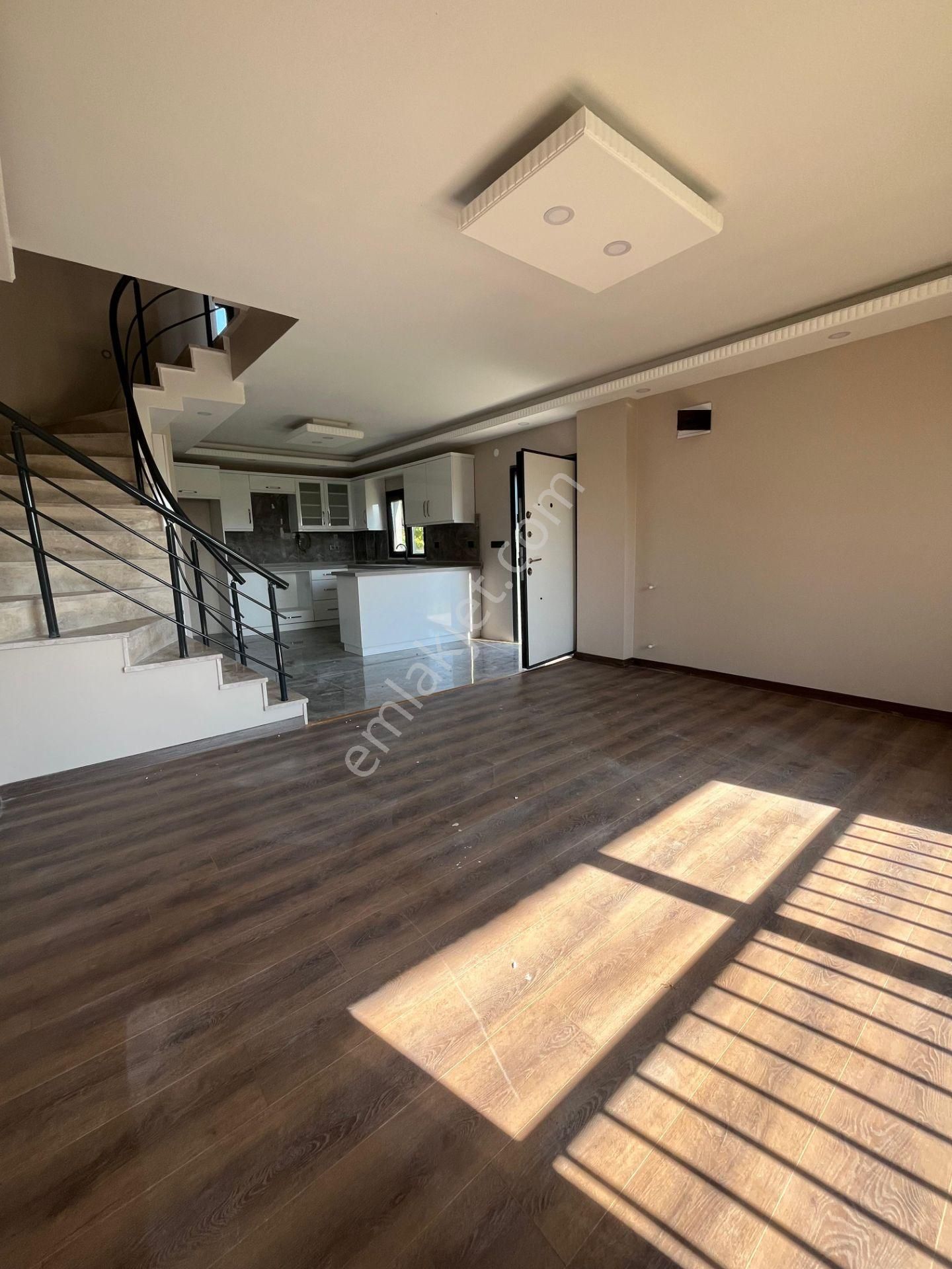 Ata Gayrimenkul'den 4+1 Geniş Oturum Merkezi Konumda Lüks Villa - Görsel 9