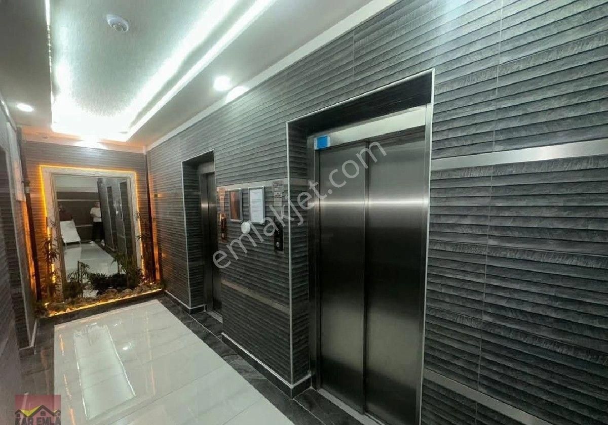 Şefikcan Tatlar Okulu Ana Cadde Üzeri 165 M2 3+1 Site İçerinde Daire