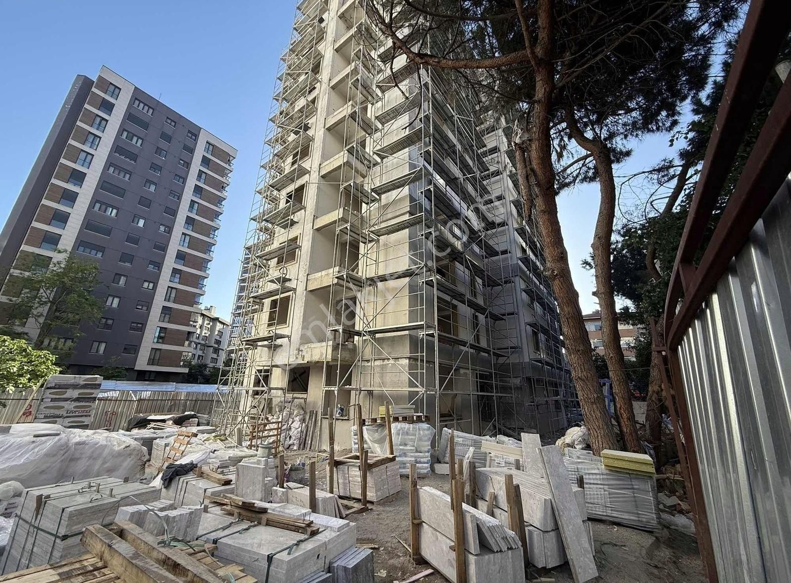 Bostancı'da 2+1 Balkonlu Lüks Köşe Daire 72m2 Brüt Eylül Teslim.