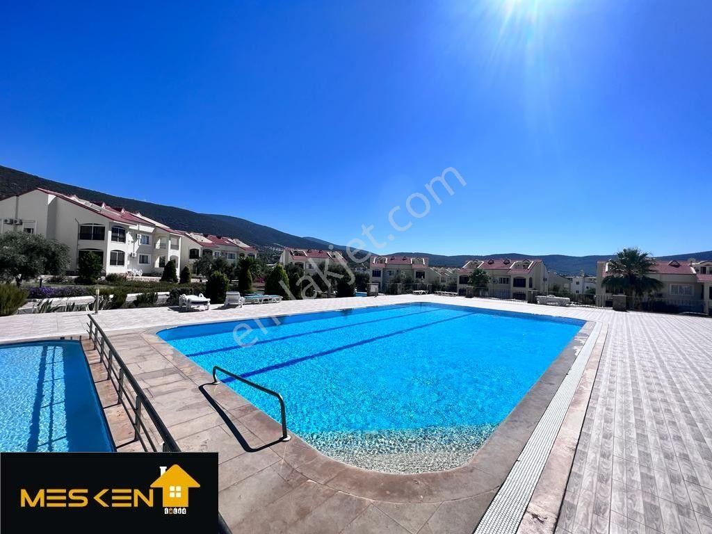 Didim Akbük'de 24 Saat Güvenlikli Sitede Plaja 400 Meter 3+1 Daire