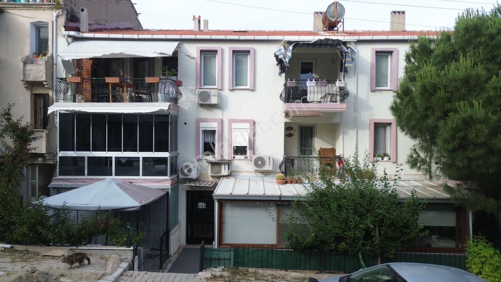 Turyap Foça'dan İsmetpaşada Plaj'a Yakın Konumda Satılık 2+1 Daire