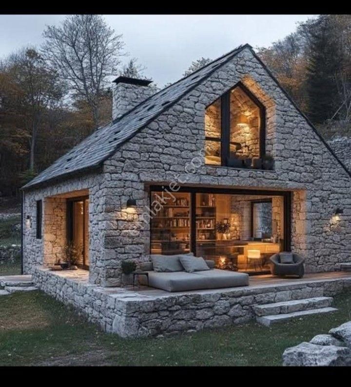 Balıkesir Ayvalık Hacı Veliler Mahallesinde Satılık Villa Arsası