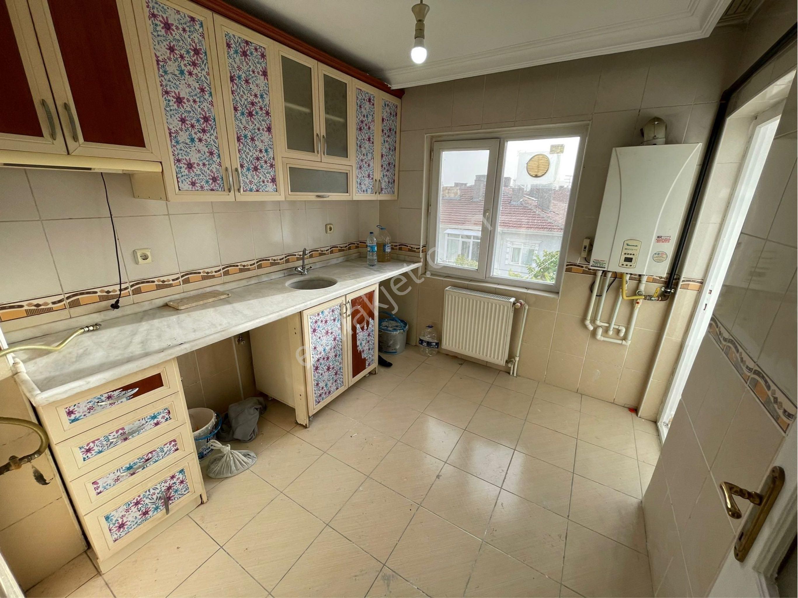 Sincan Akşemsettin Mh.'de 2+1 Katta Asansörlü Çift Balkon Satılık Daire