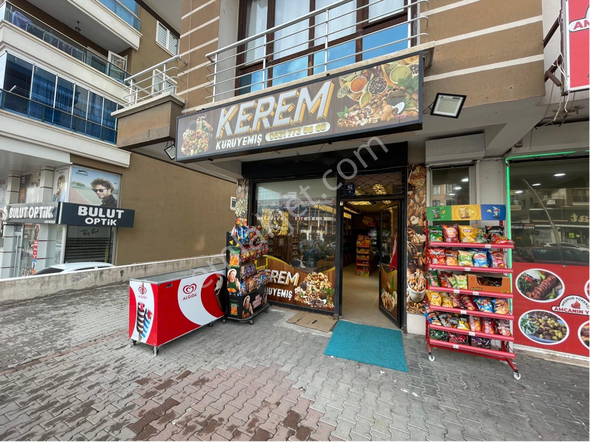 Çözüm Emlak’tan Hüseyingazi Göbek Bostancık Caddesin’de Cadde Üzeri Kiralık Devren Kuruyemişci