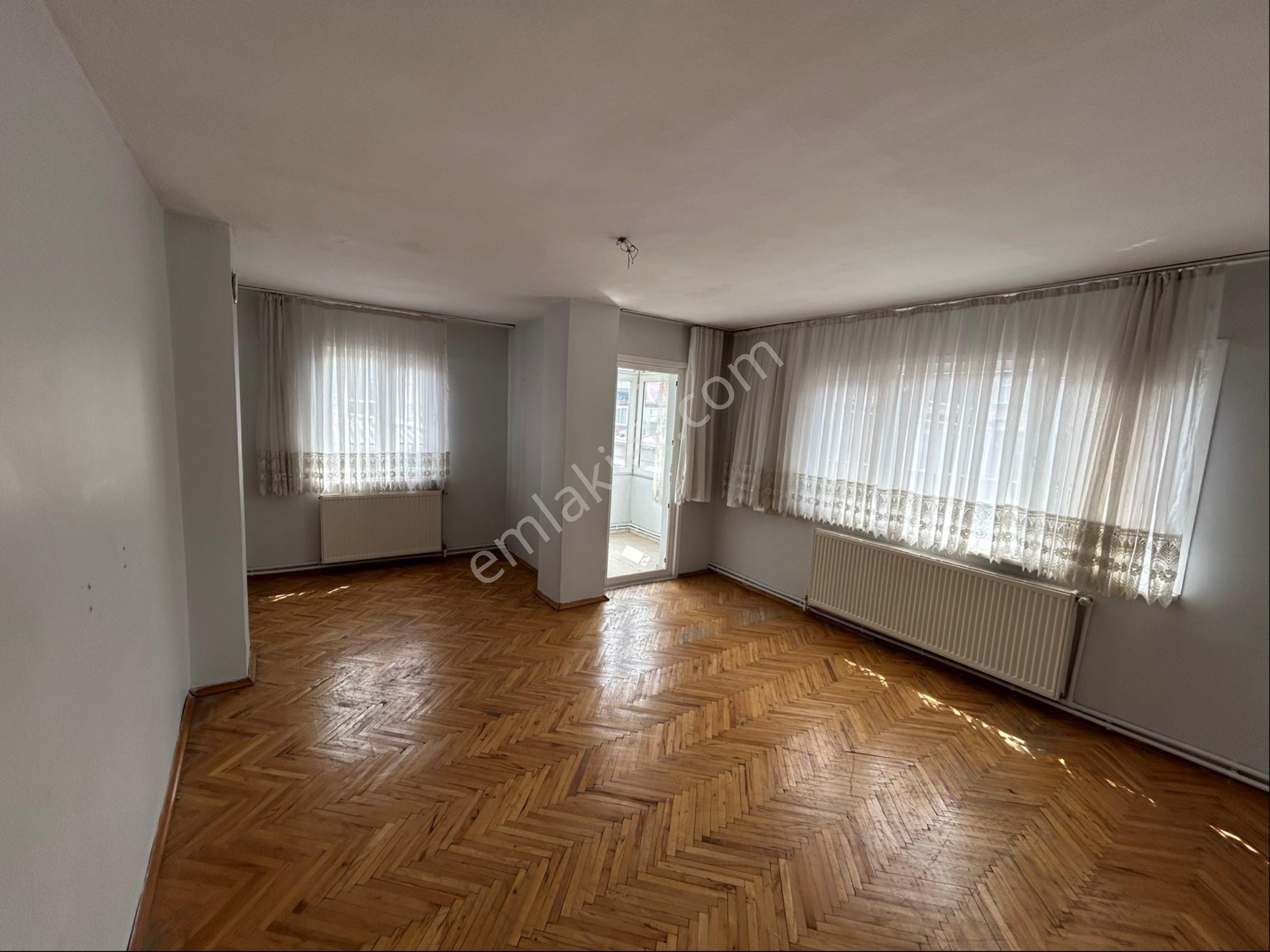 Tevfik Bey'de 3+1 Site İçerisinde Otoparklı Daire