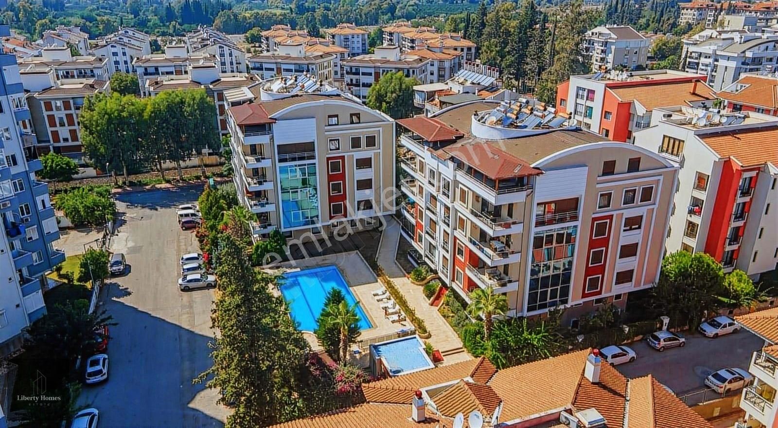 Konyaaltı Uluç Konaklarda Ultralux Saunalı 6+2 Çatı Dubleks