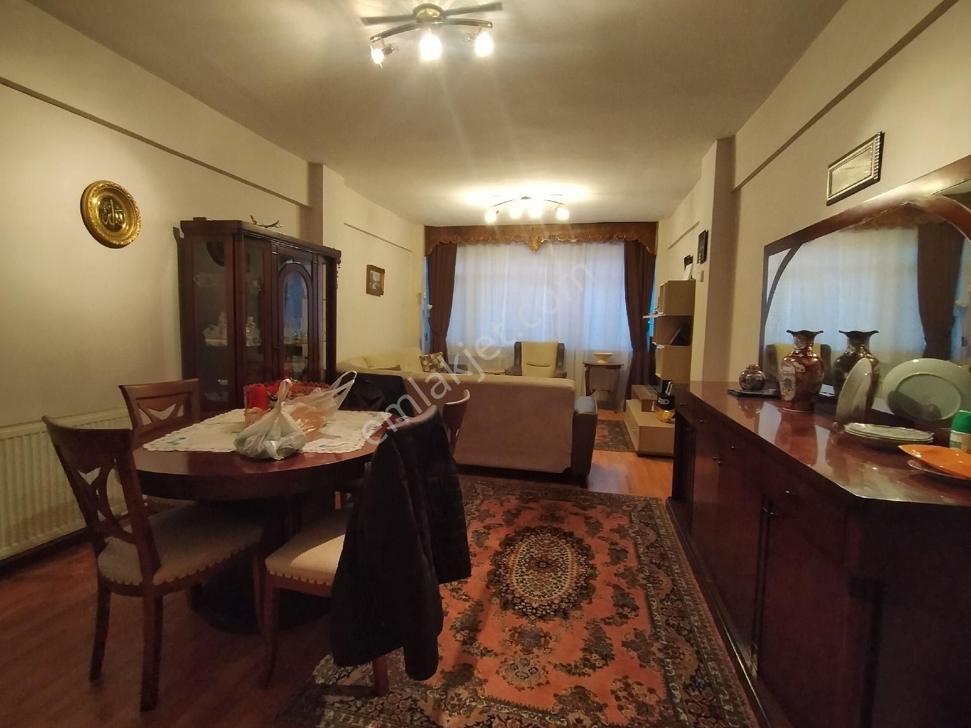 Küçükçekmece Cennette Satılık Asansörlü 120.m2.daire.3+1-3.600.000.tl
