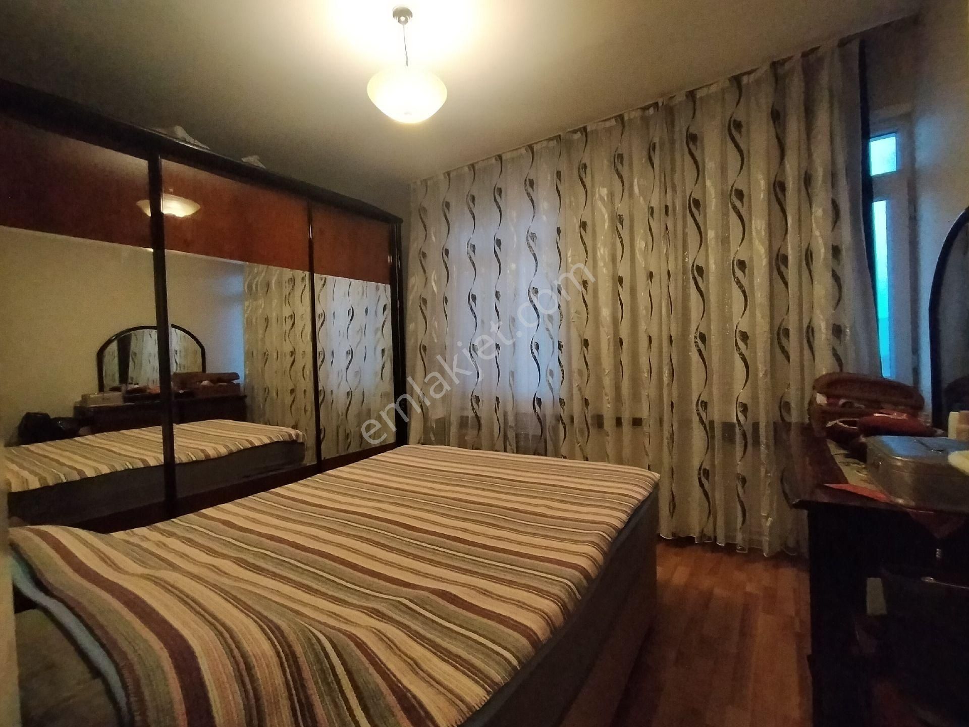 Küçükçekmece Cennette Satılık Asansörlü 120.m2.daire.3+1-3.650.000.tl - Görsel 18