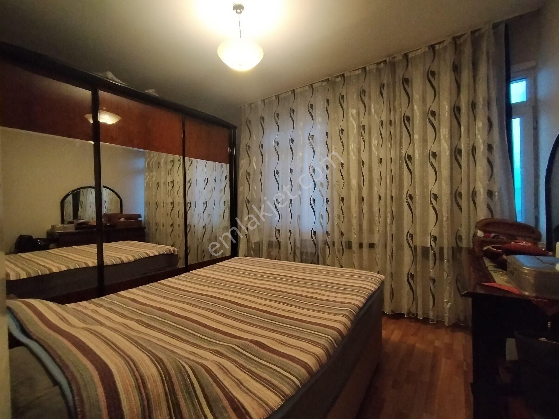 Küçükçekmece Cennette Satılık Asansörlü 120.m2.daire.3+1-3.650.000.tl - Görsel 17