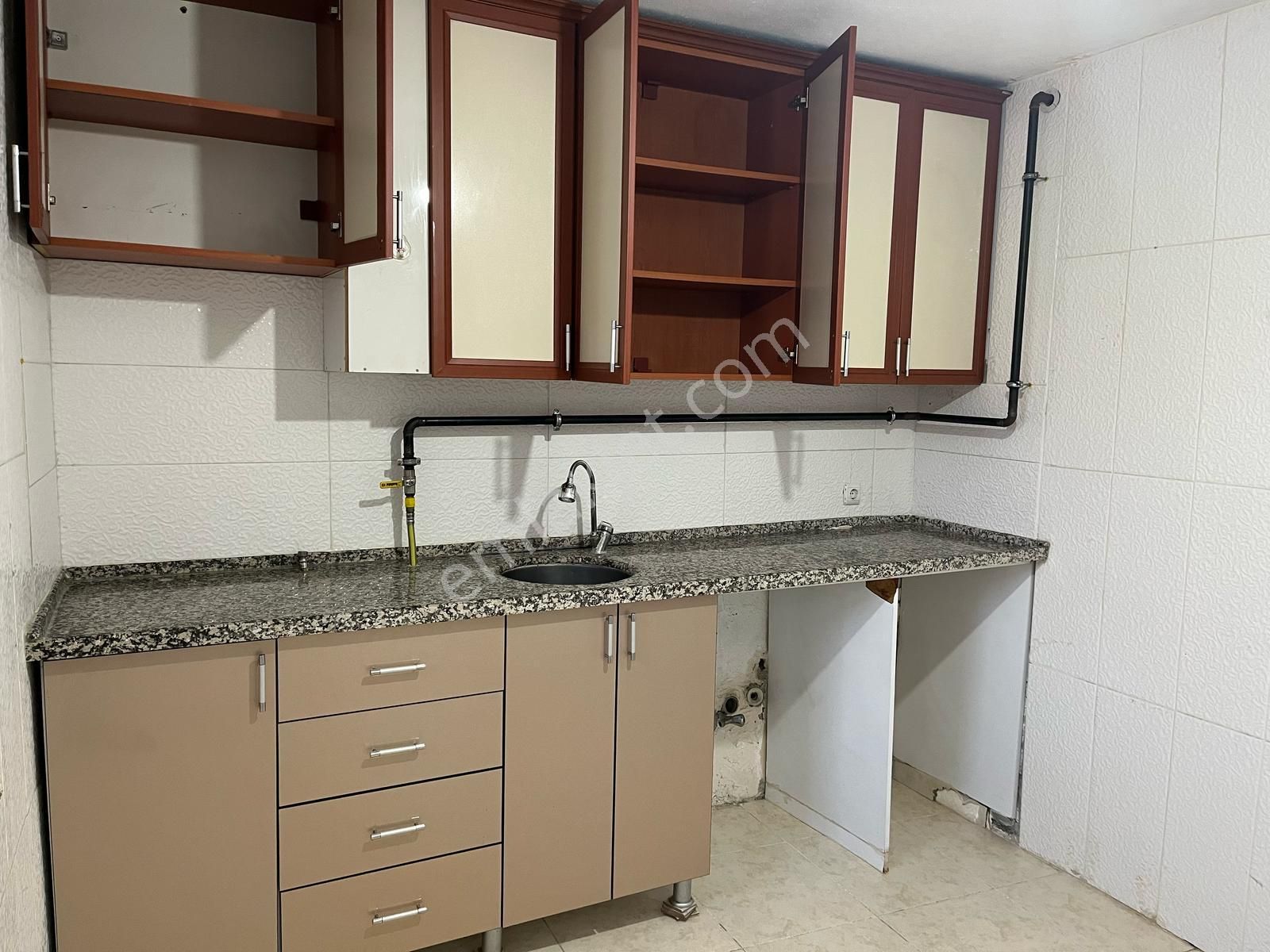 Adana Sarıçam Kozan Yoluna Yakın 2+1 Doğalgaz Sobalı Kiralık Daire !! Açıklama Okumadan Aramayın