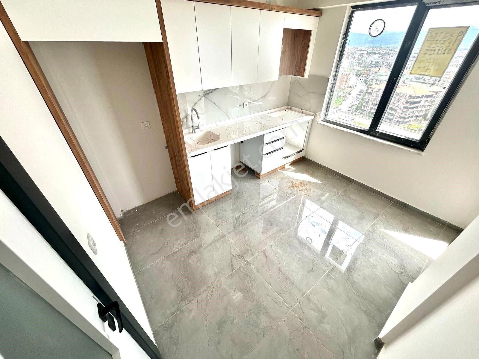 Yükselden Full Panoramik Manzaralı 2+1 Ebeveyn Bayolu Lüx Daire