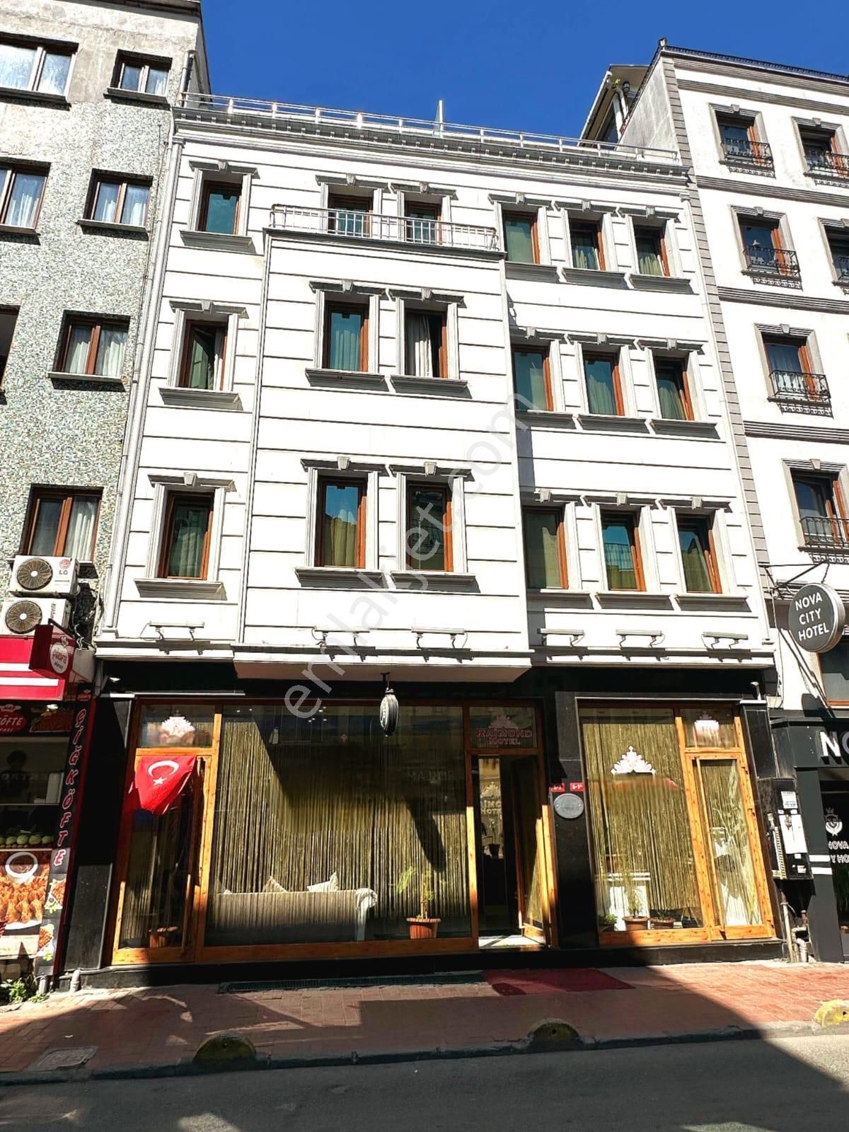 Tarihi Yarımada'da Kadırga Caddesi'nde Satılık 27 Odalı Otel