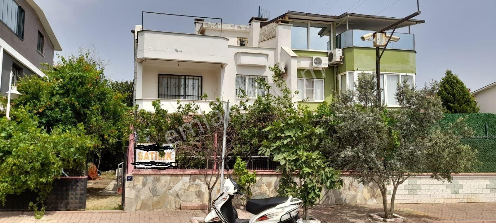 Gözde Emlaktan Site İçerisinde Satılık Villa...