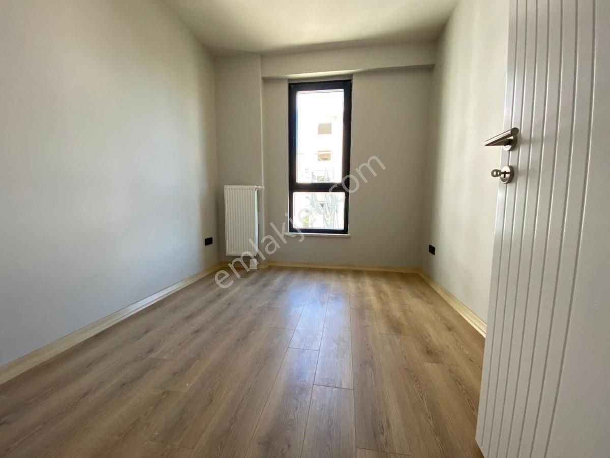 Kadıköy Bostancıda Kiptaş Yapımı 2+1 Satılık Daire Troykadan