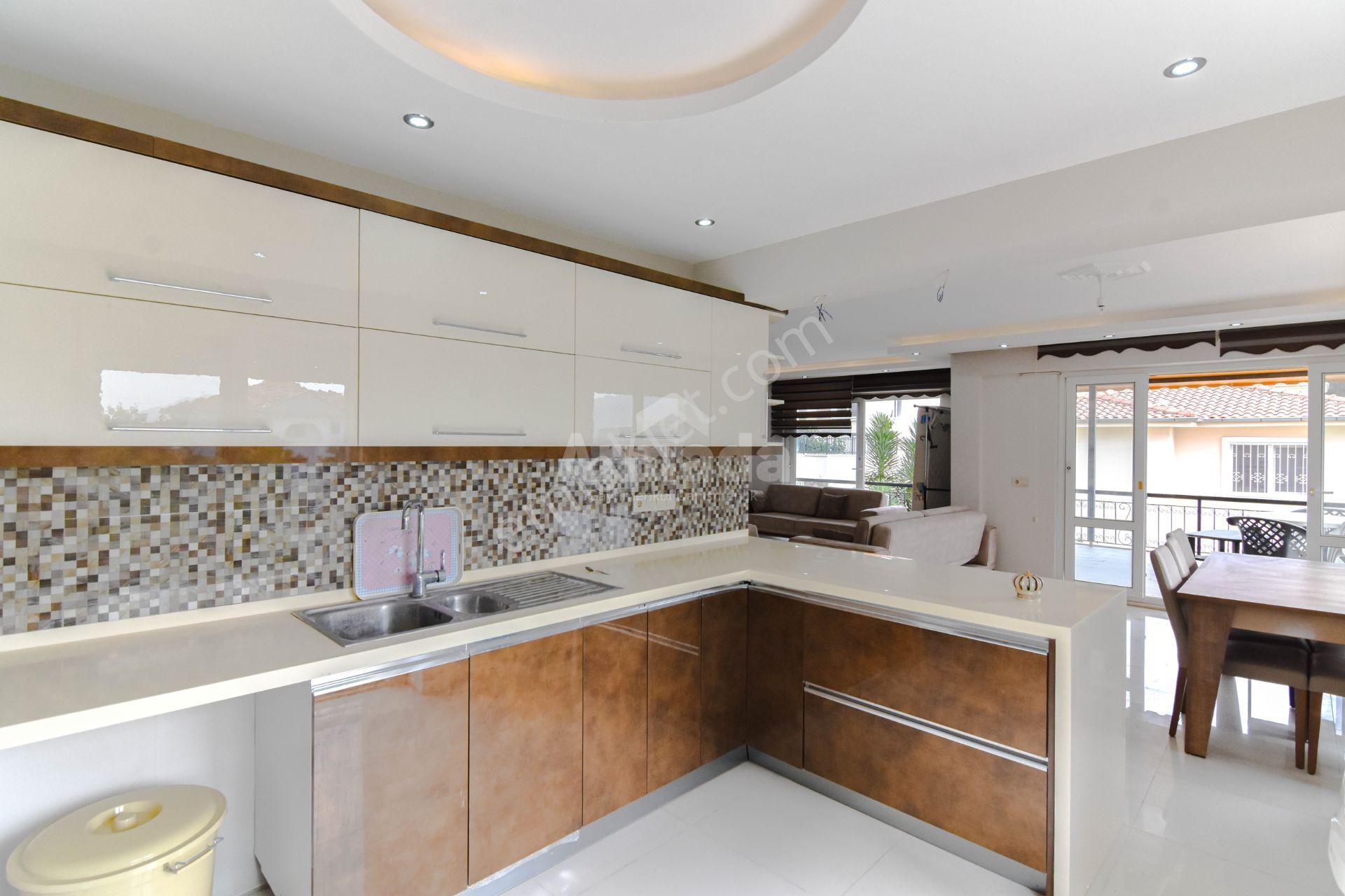 Kuşadası Soğucak'ta Müstakil Deniz Manzaralı Satılık 4+1 Villa - Görsel 5