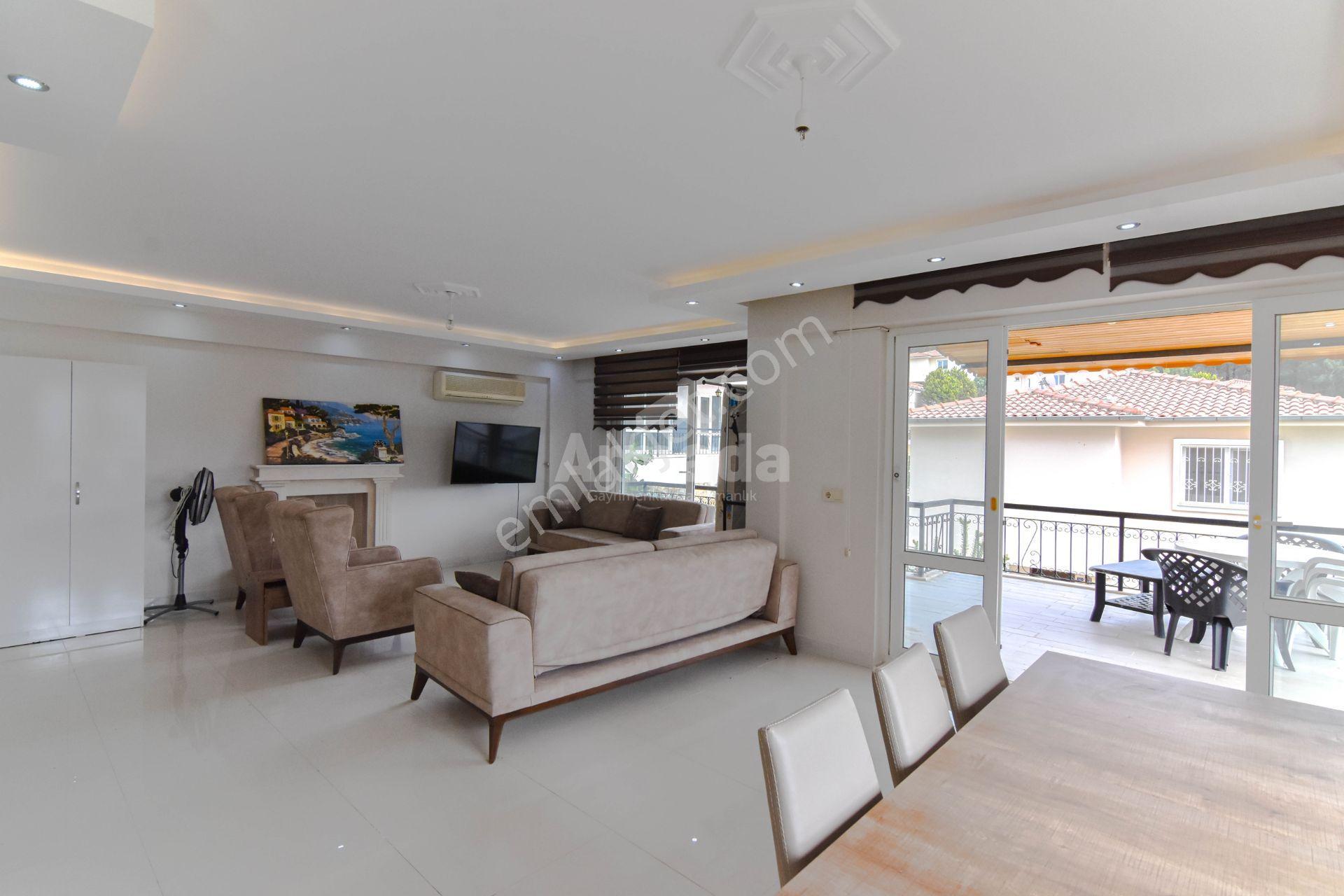 Kuşadası Soğucak'ta Müstakil Deniz Manzaralı Satılık 4+1 Villa - Görsel 3