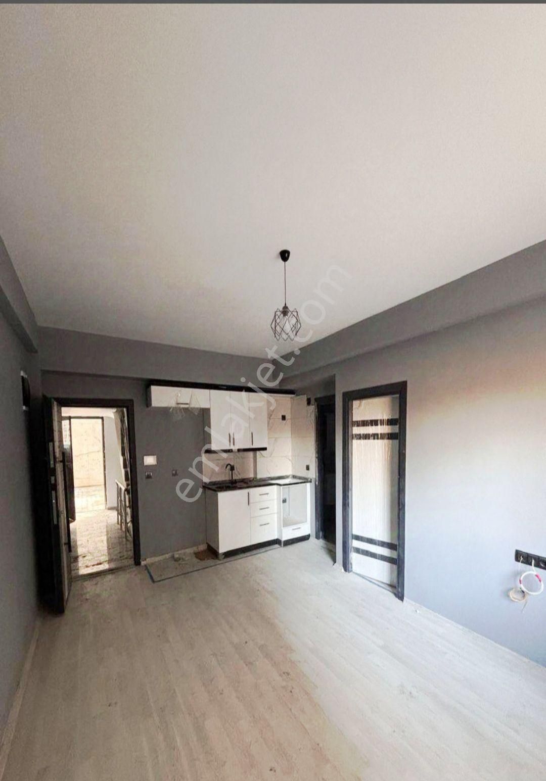 Osmangazi Mahallesinde 1+1 İskanlı Oturuma Hazır Yatay Mimari Satılık Daire