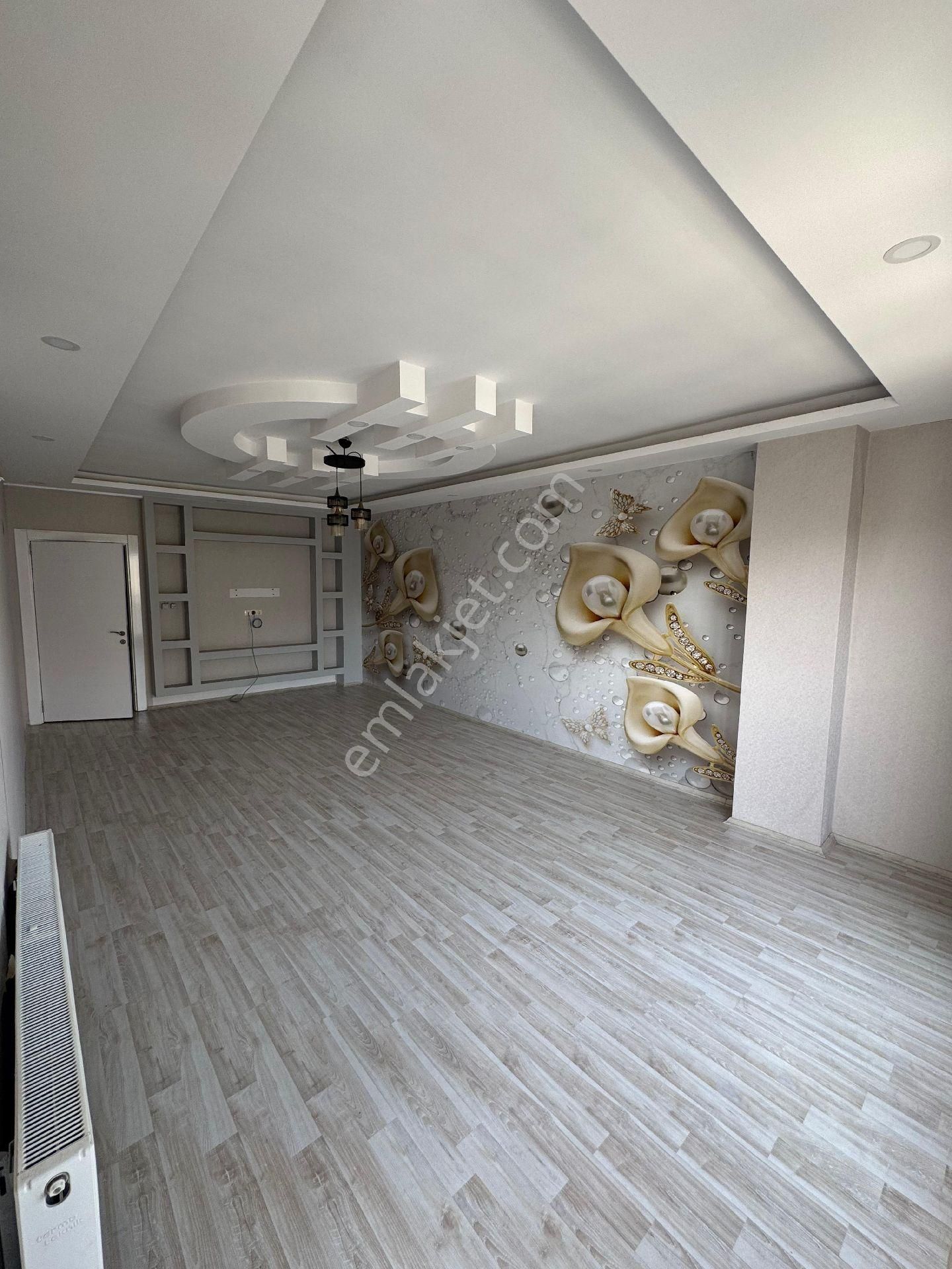 Sahra Emlaktan Yenikent Toki Devlet Hastanesi Caddesinde Kiralık Lüx Daire