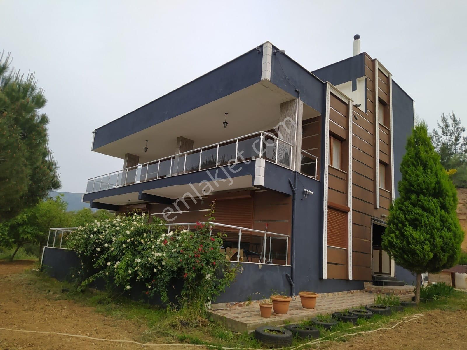 Aşağı Kızılcada Harika Bir Konuma Sahip Villa