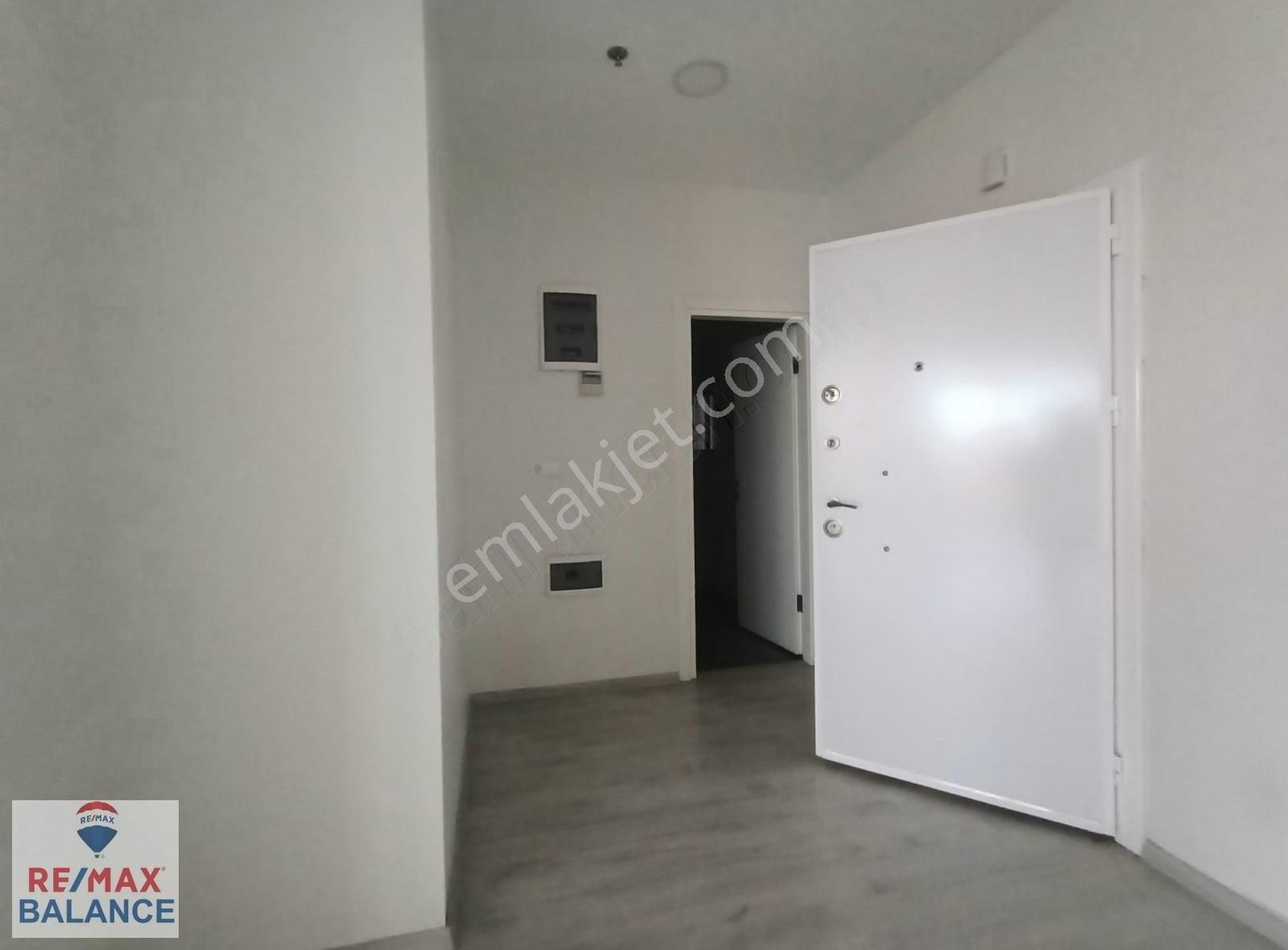 Gülsuyu Metro Durağna Yürüme Mesafesi Kdv Avantajlı Kiralık Ofis