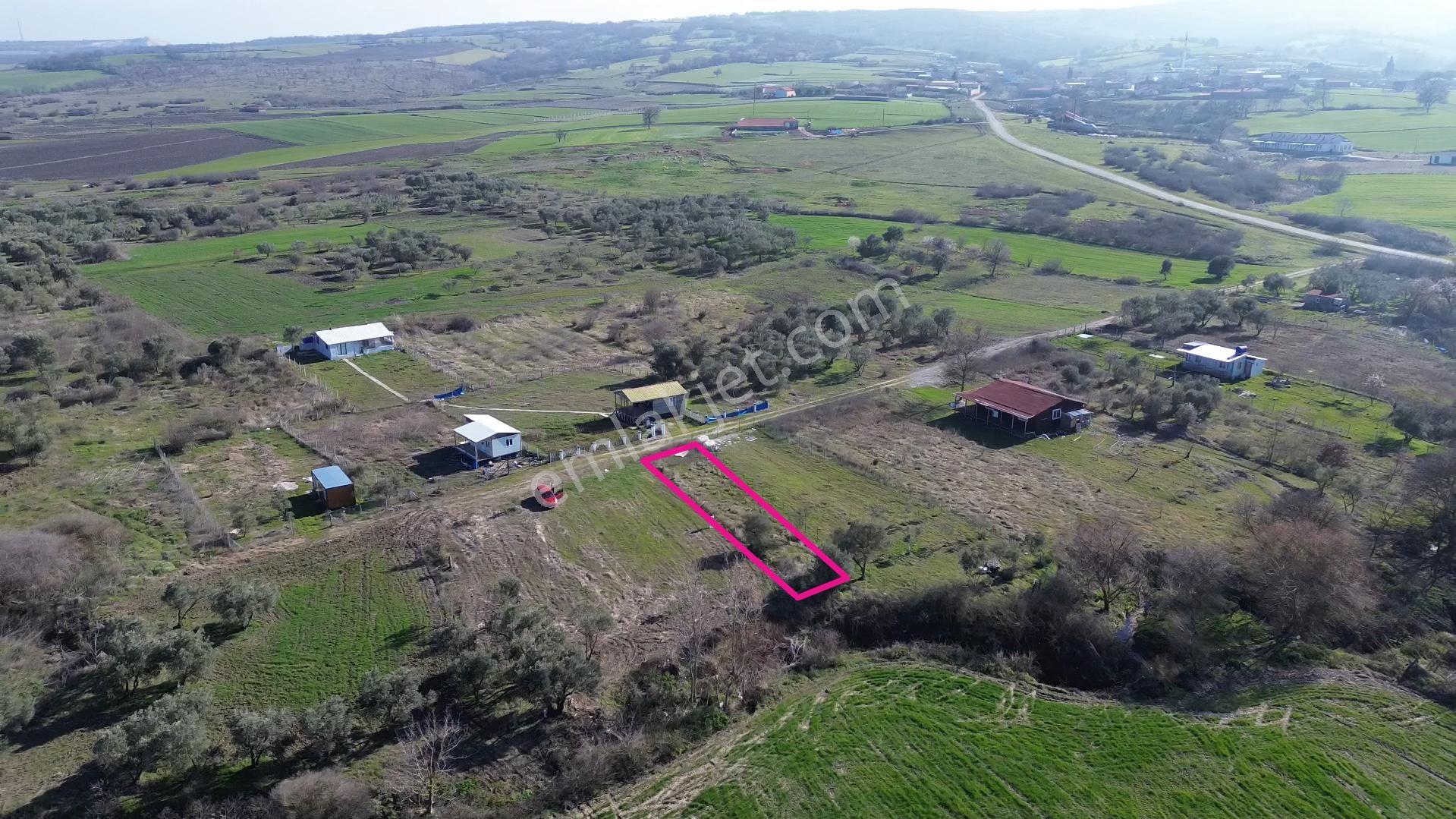 Gönen Bayramiçte 362 M2 Köye Yakın Resmi Yolu Olan Hobi Bahçesi