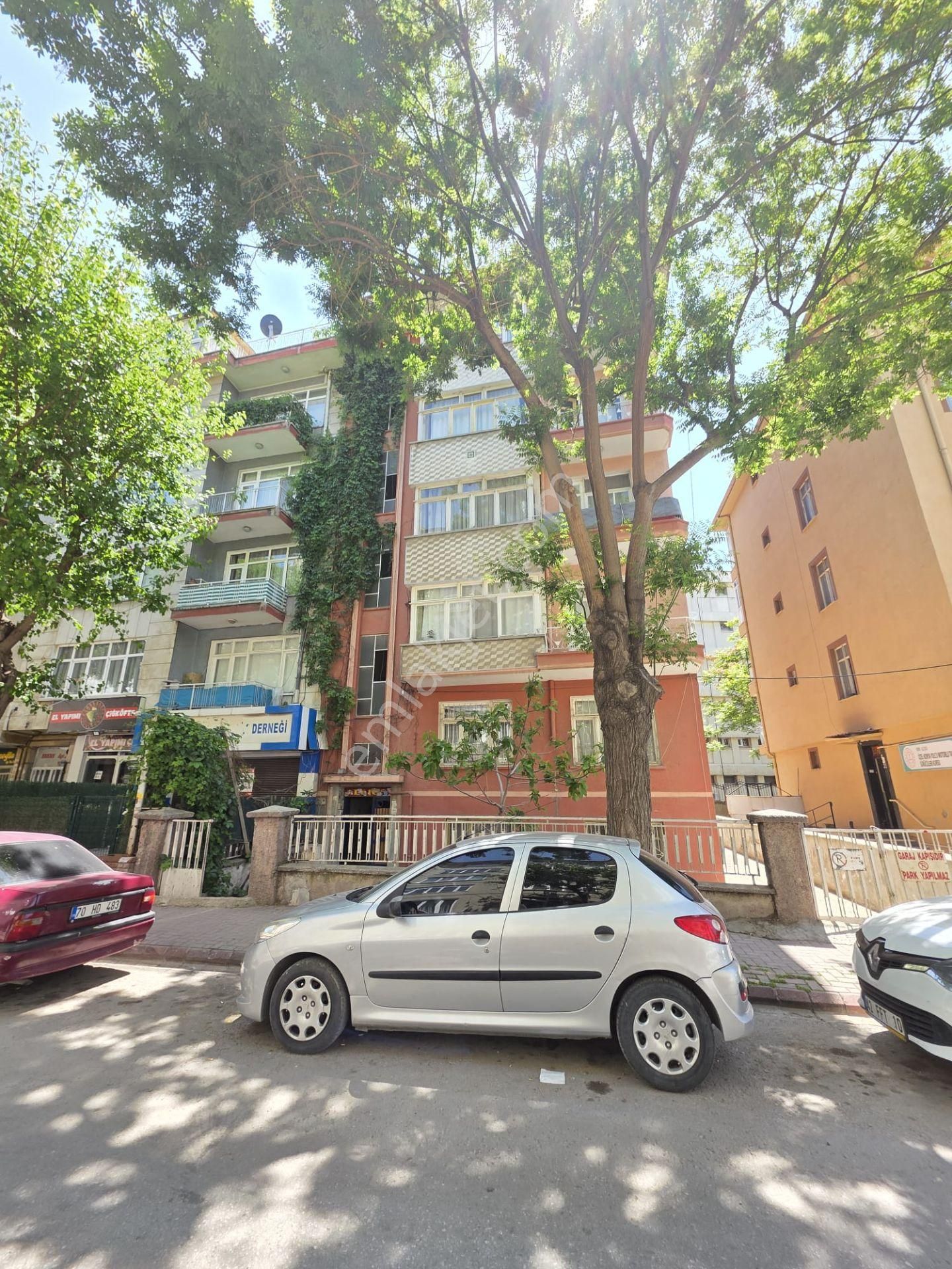 Çarşı Merkezde Satılık Bakımlı 2+1 Daire