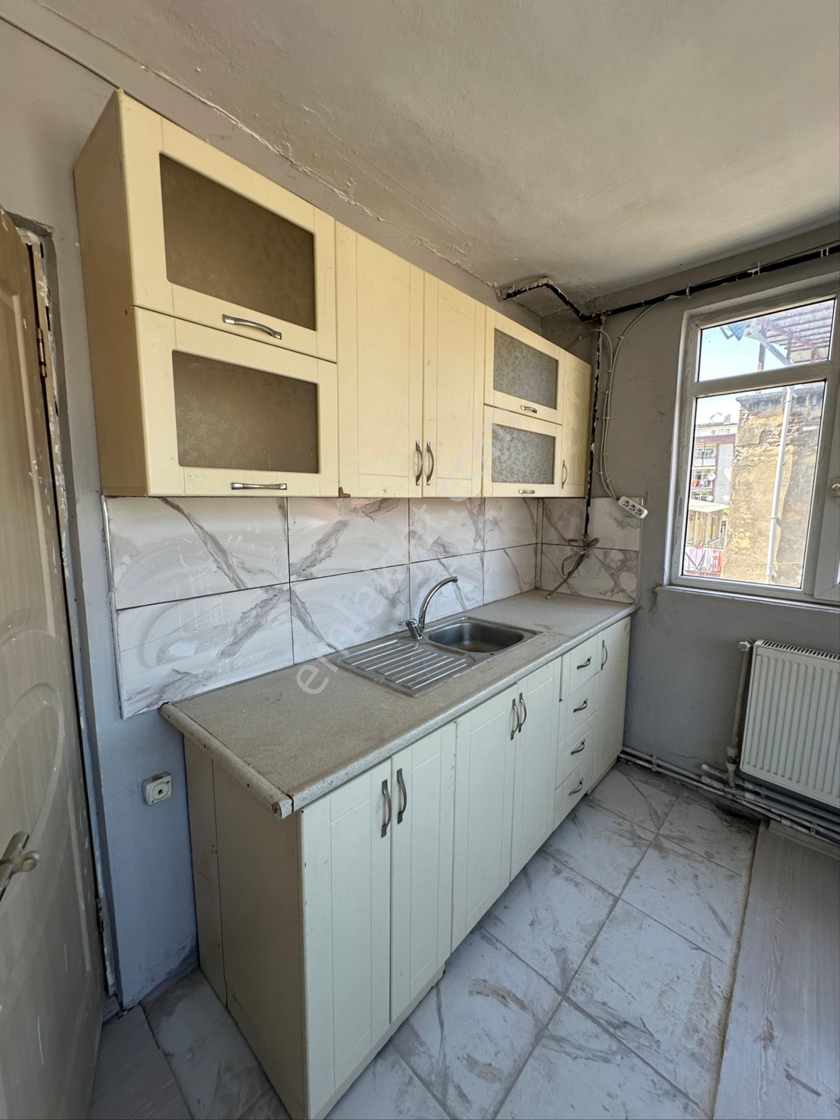 Evim-nur’dan Unkapanı Mah 1+1 2.kat Doğalgazlı Manzaralı Daire