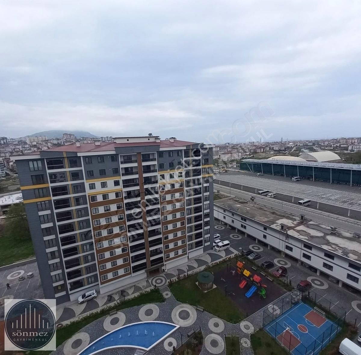 Sönmez'den Karşıyaka Mah. Site İçinde 3+1 115 M² Satılık Daire