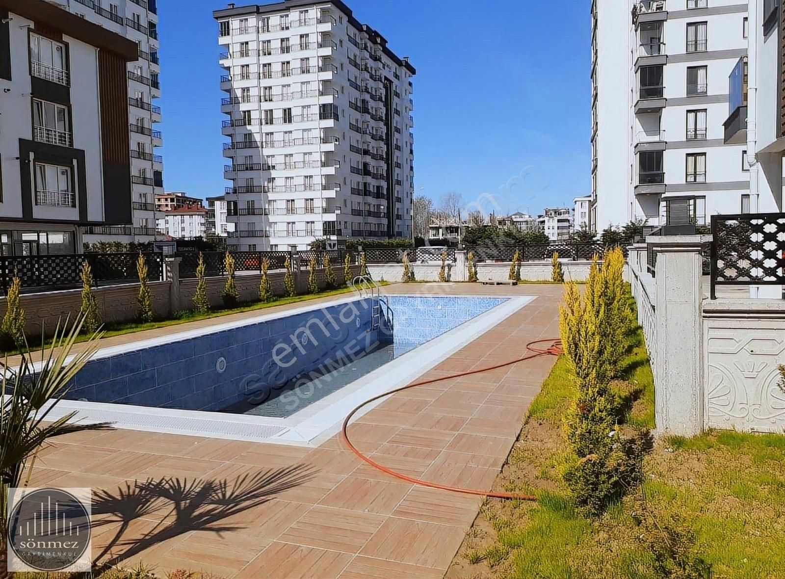 Sönmez'den Cumhuriyet Mah. 80 M² 2+1 Eşyalı Satılık Daire