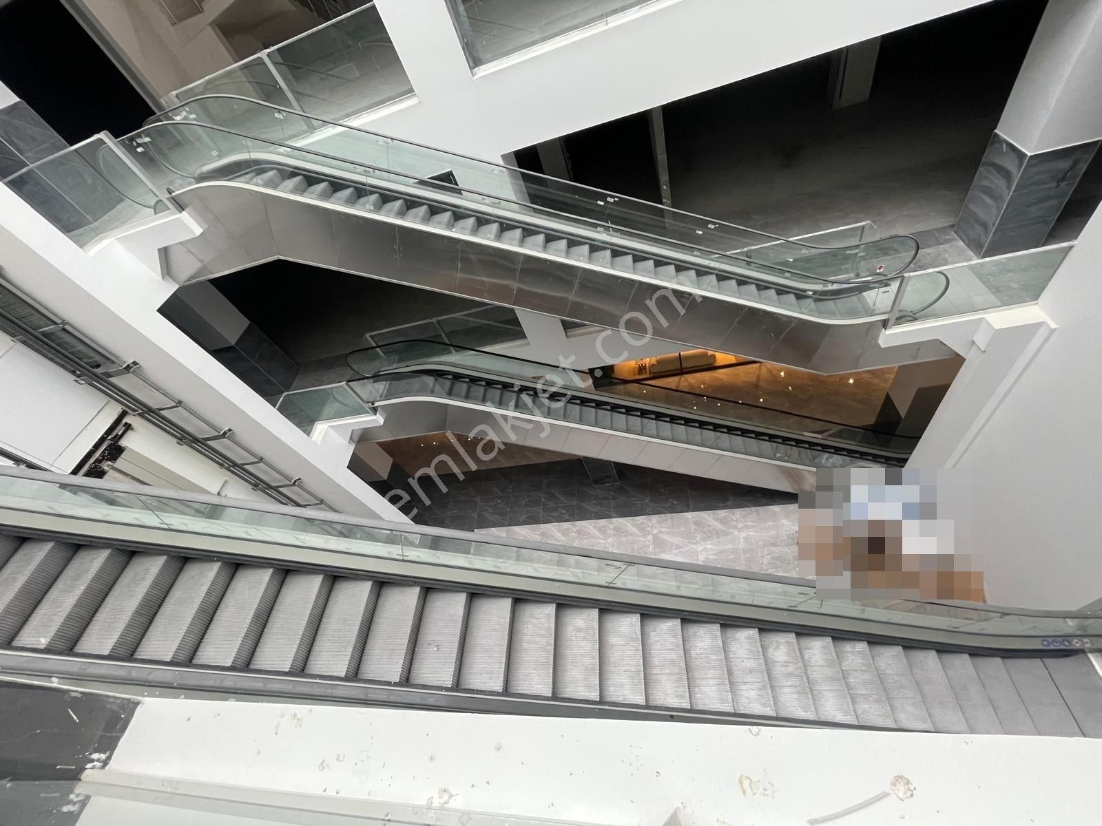 Necip Albay'dan Yozgat Bulvarın'da 180 M2 Avm İçi Kiralık Mağaza
