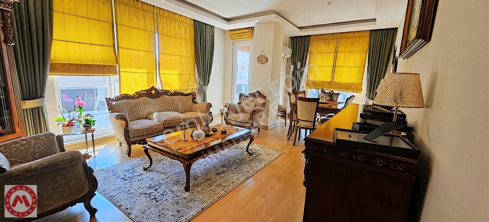 Maltepe Cevizli Bağdat Caddesinde Genç Binada 200m2 5+2 Dubleks