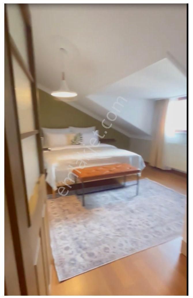 Sultan Selim Mahallesi’nde Cadde Üzerinde 170 Metre² 3 + 3 Dubleks Daire