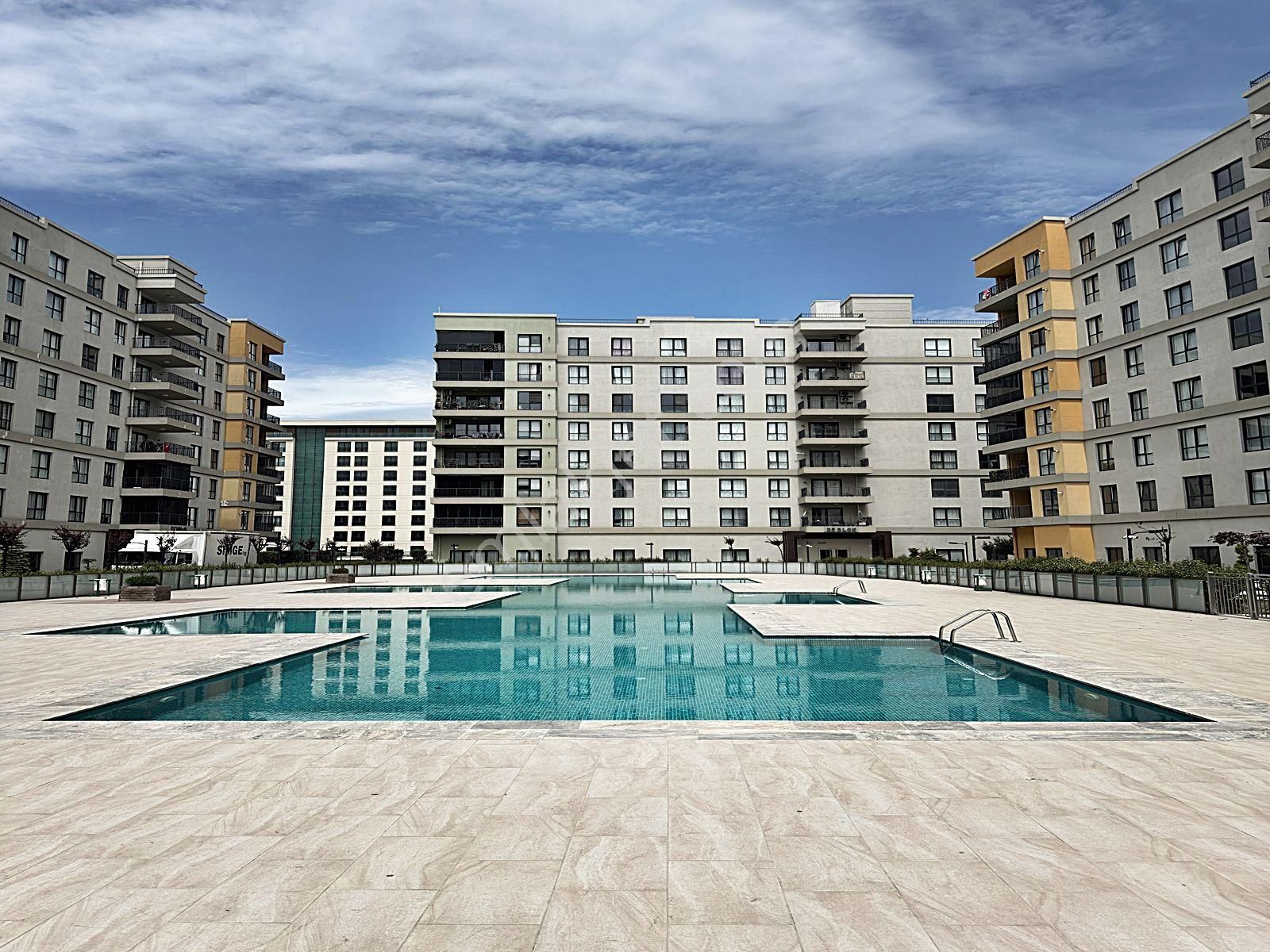 Cadde34 Yapı'dan Kısa Katlı Full Konsept Site İçerisinde Havuz Cepheli 2.5+1 Sıfır Satılık Daireler
