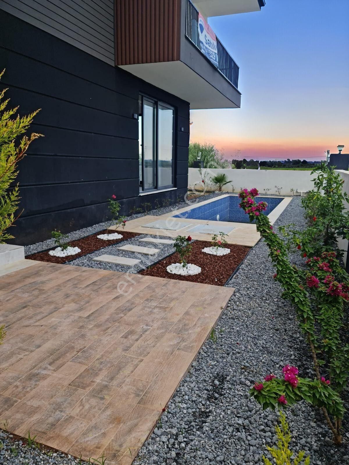 3+1 Özel Havuzlu Modern Villa