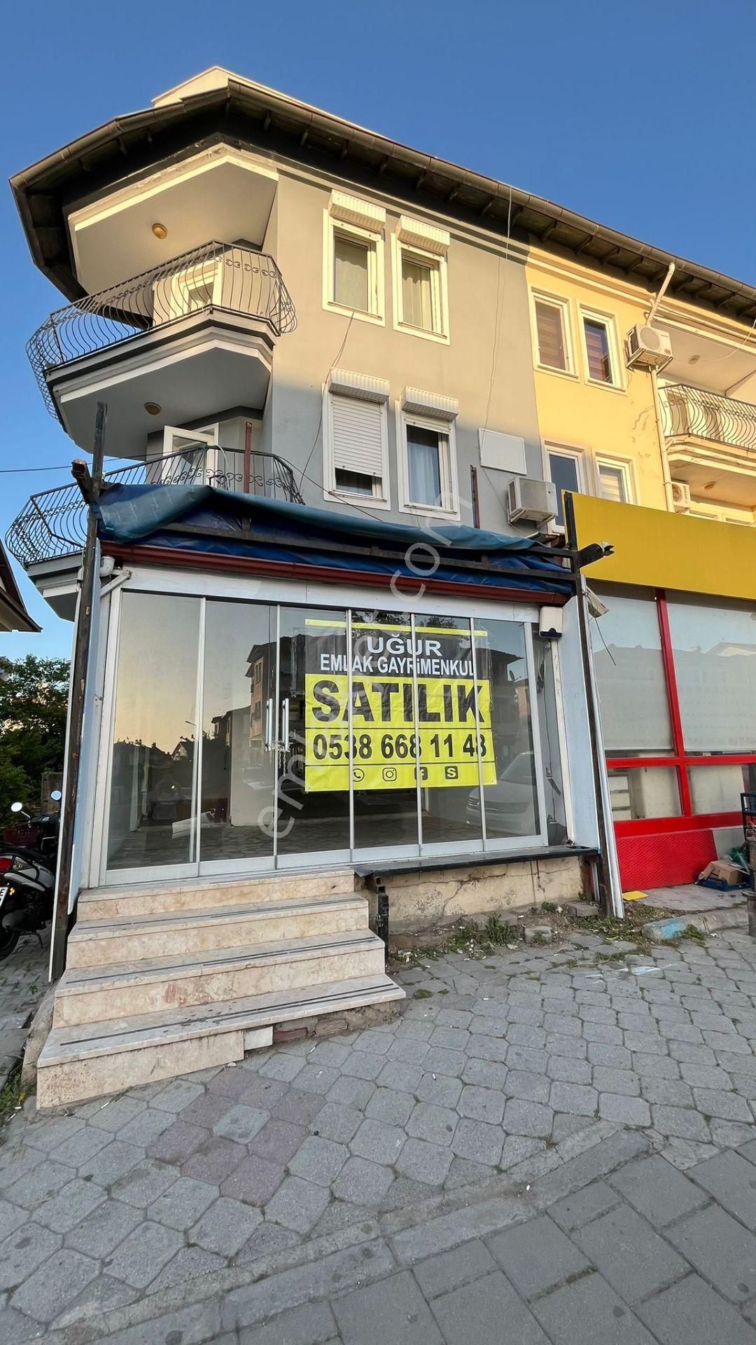 Uğur'dan Fethiye Merkezde İşlek Caddede Satılık Dükkan