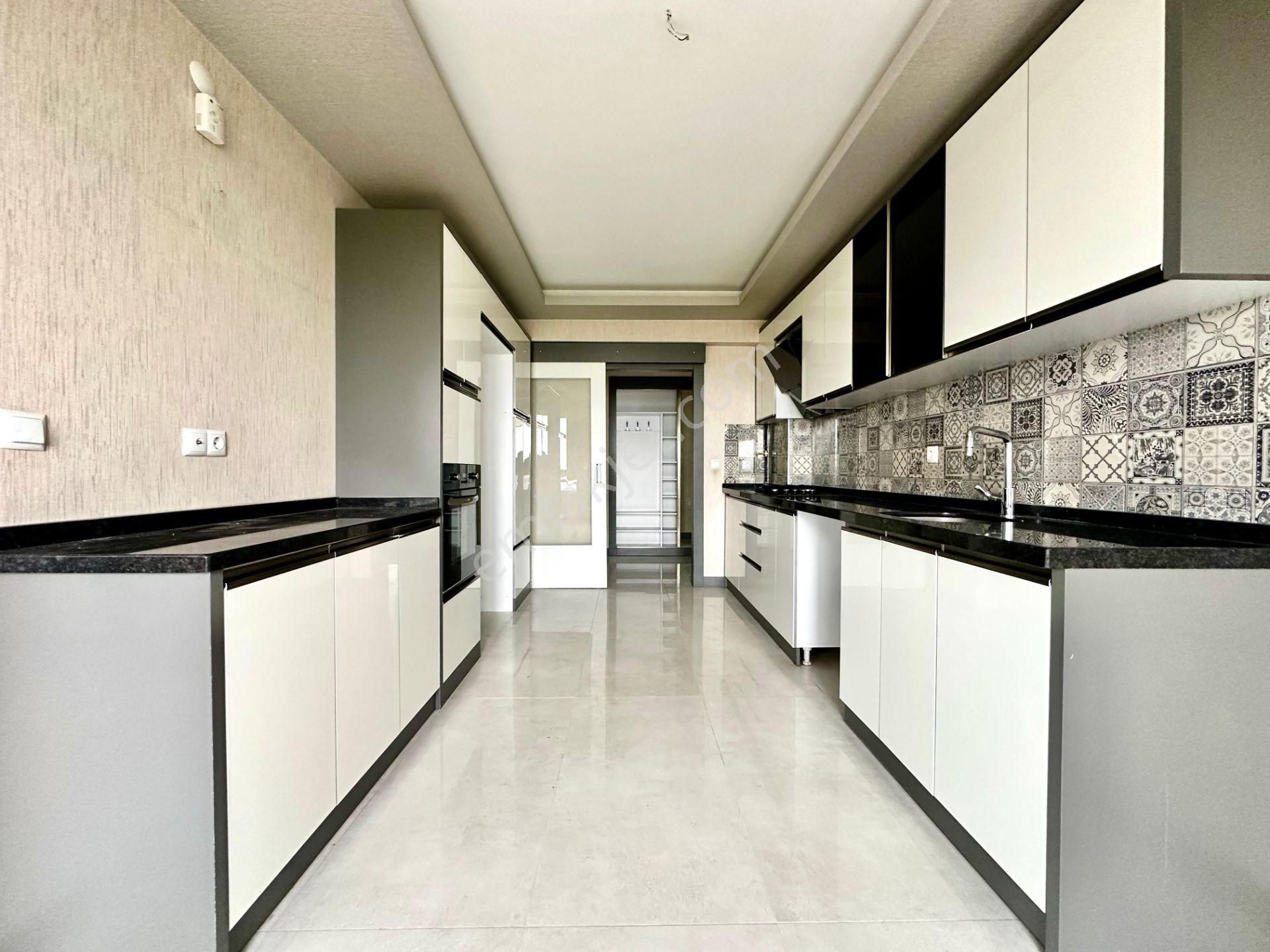 Kalecik Emlak'tan Cadde Üzeri 2 Teras Kiler Ebeveyn Banyo 4+1