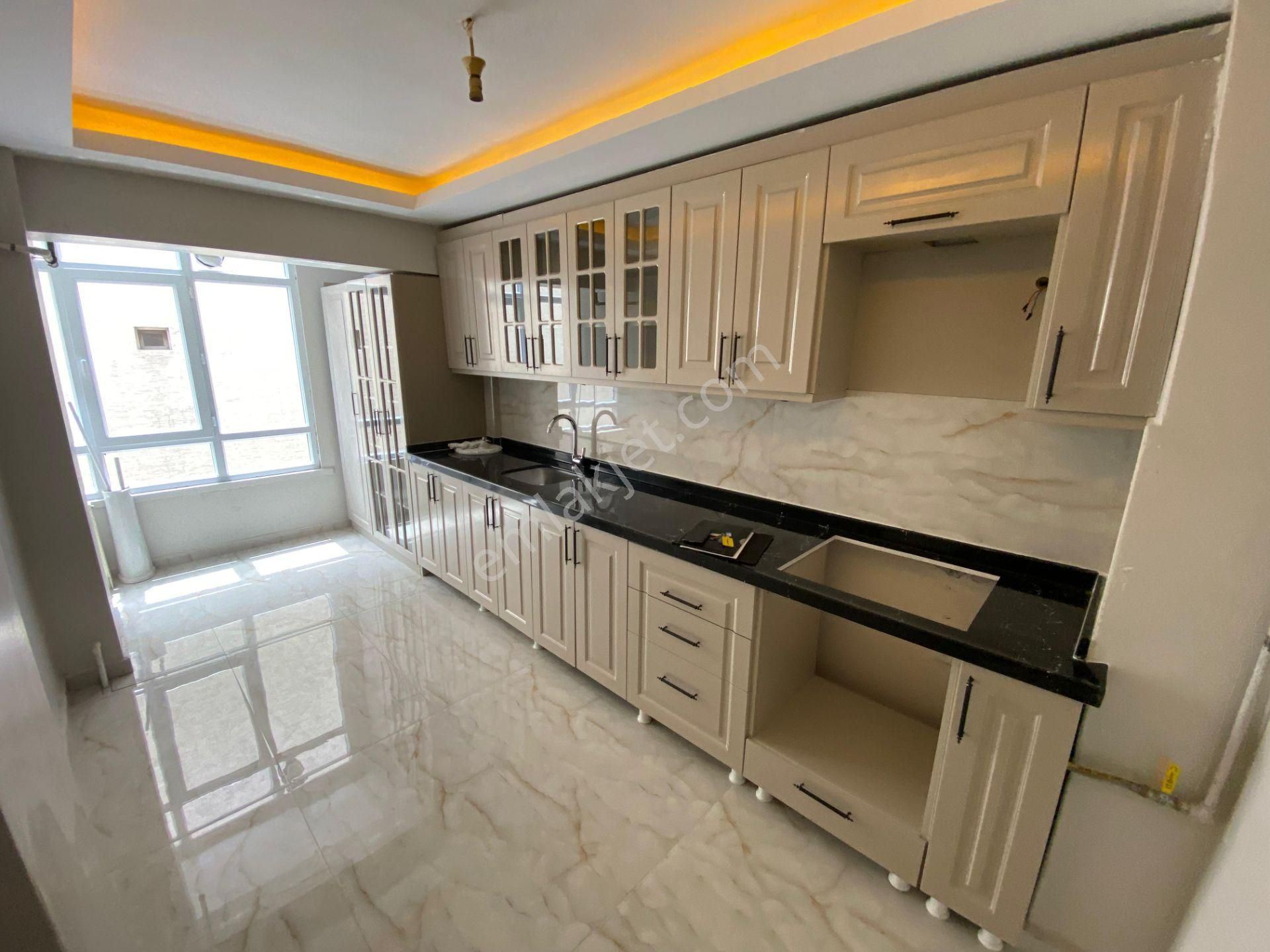 Sincan Akşemsettinde Ara Kat 3+1 Full Yapılı Ön Cephe Daire