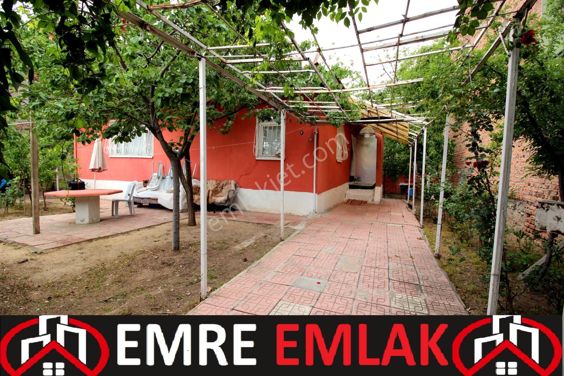 Emre Emlak'tan Ulubatlı Hasan'da 500m2 Arsa Üzerine 3+1 Kiralık Müstakil Ev