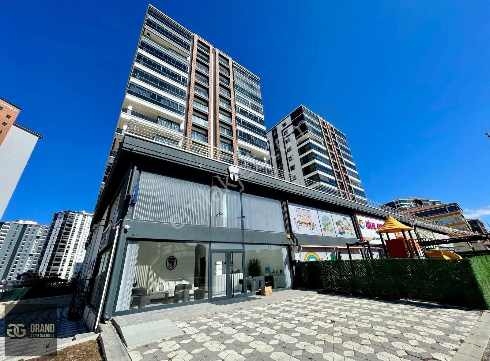Ovacık Adelisa'da 'yüksek Kira Getirili' 250m² Cadde Köşe Dükkan