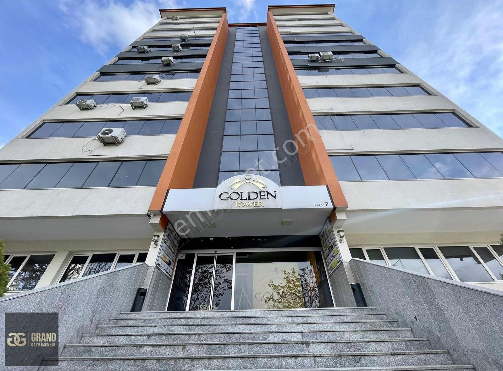 Yenimahalle Golden Tower'da Satılık 1+1 Ofis