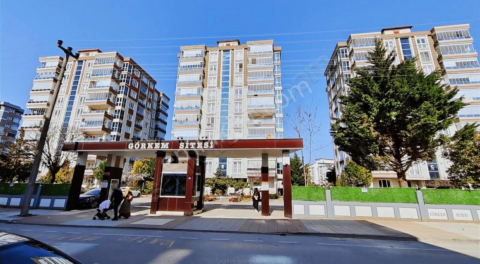 Acil Satılık Görkem Sitesinde Arakat 3+1
