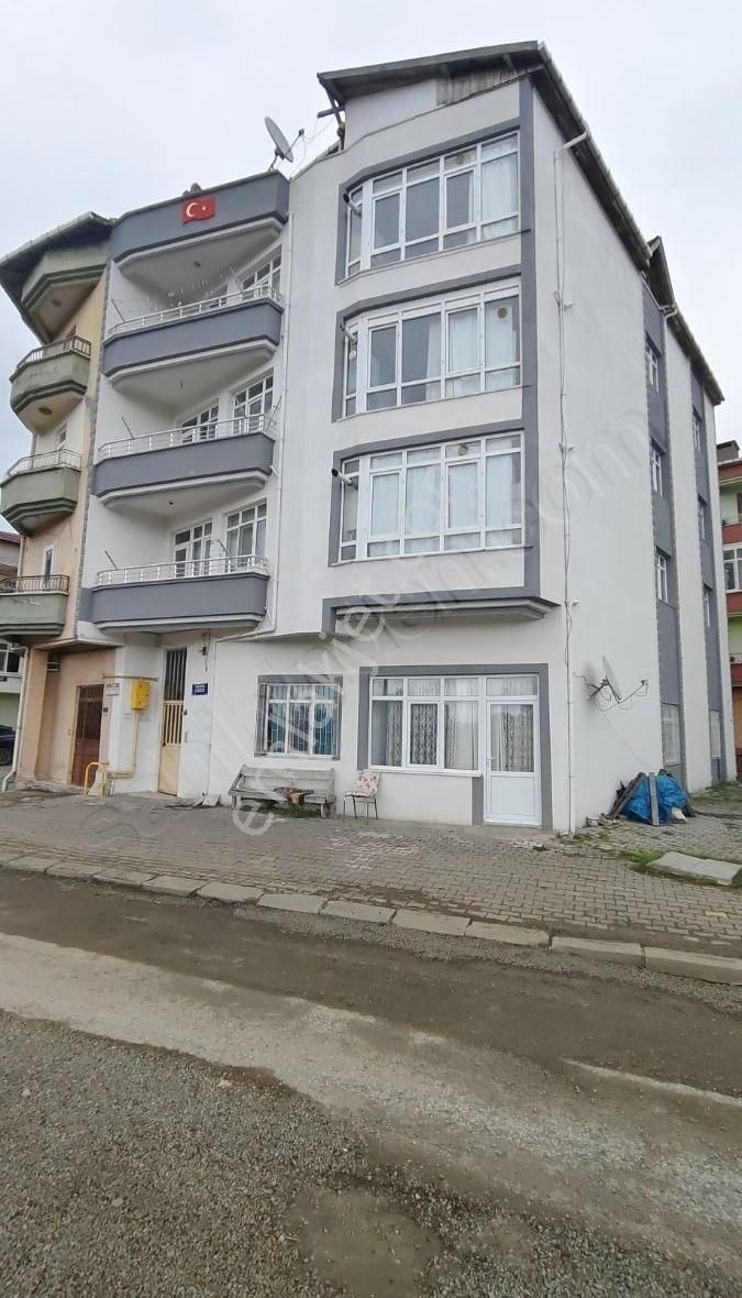 Acil Satılık Cadde Üzerinde 3+1