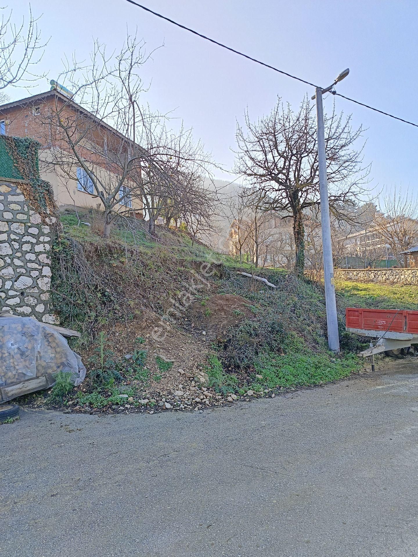 Atlasta Muhteşem Manzaralı Köy İçi İmarlı Tarla