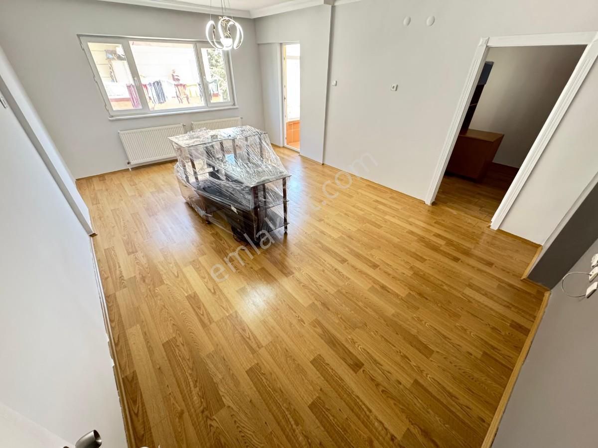 Sincan Osmanlı Mah 3+1 Full Yapılı Ara Katta Site İçinde Daire