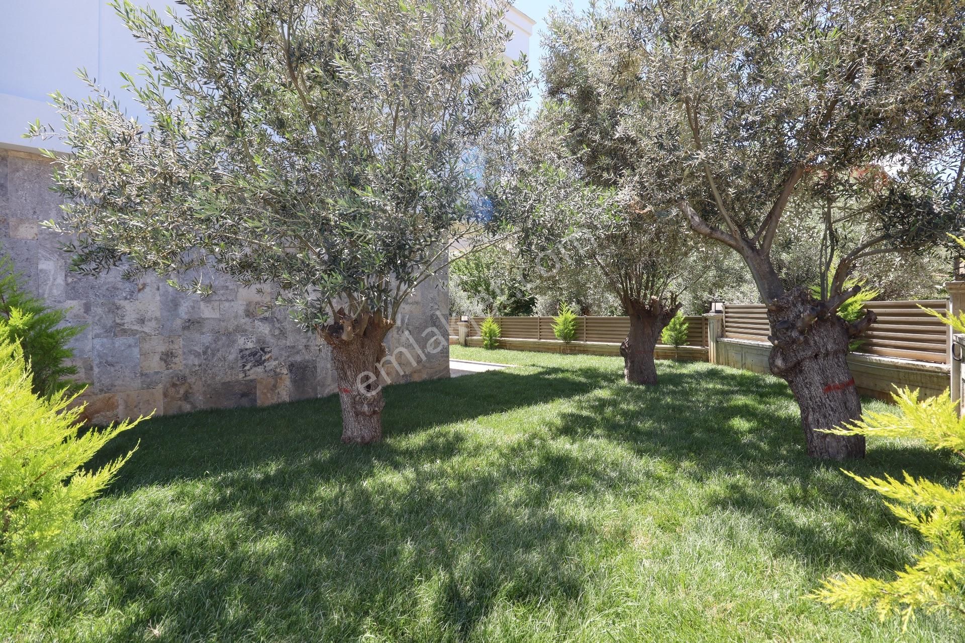 Mahmut İşler'den Kücükkuyuda Müstakil Havuzlu Lüks 4+1 Villa - Görsel 27