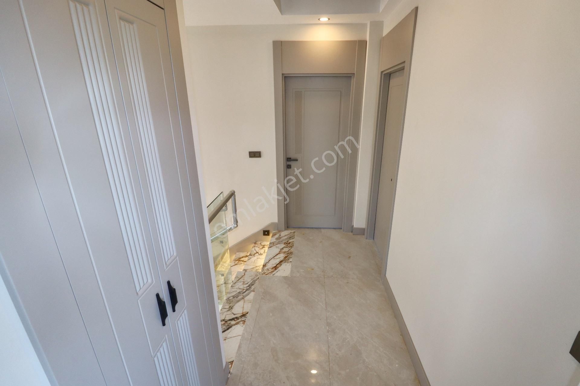 Mahmut İşler'den Kücükkuyuda Müstakil Havuzlu Lüks 4+1 Villa - Görsel 15