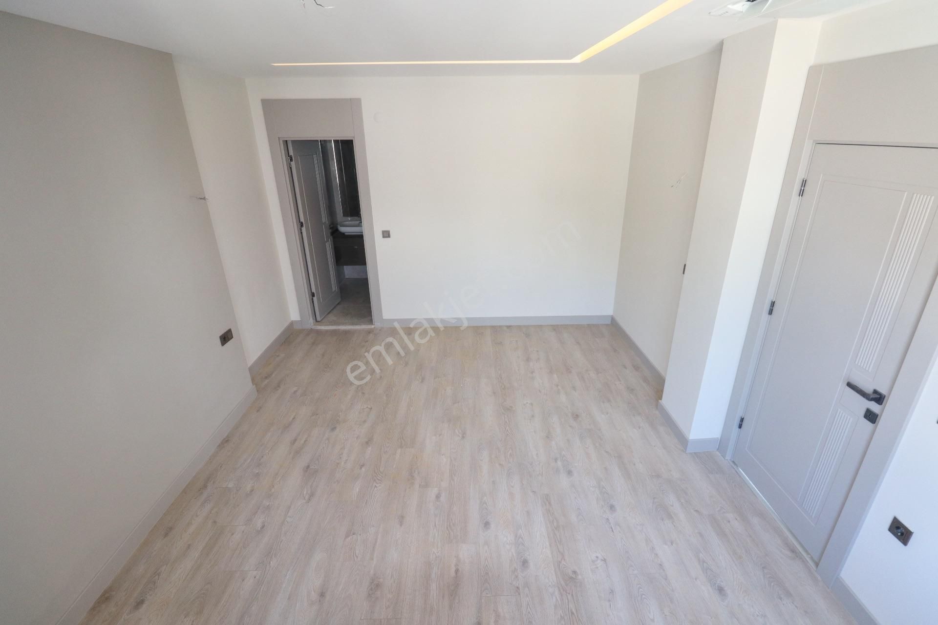 Mahmut İşler'den Kücükkuyuda Müstakil Havuzlu Lüks 4+1 Villa - Görsel 16