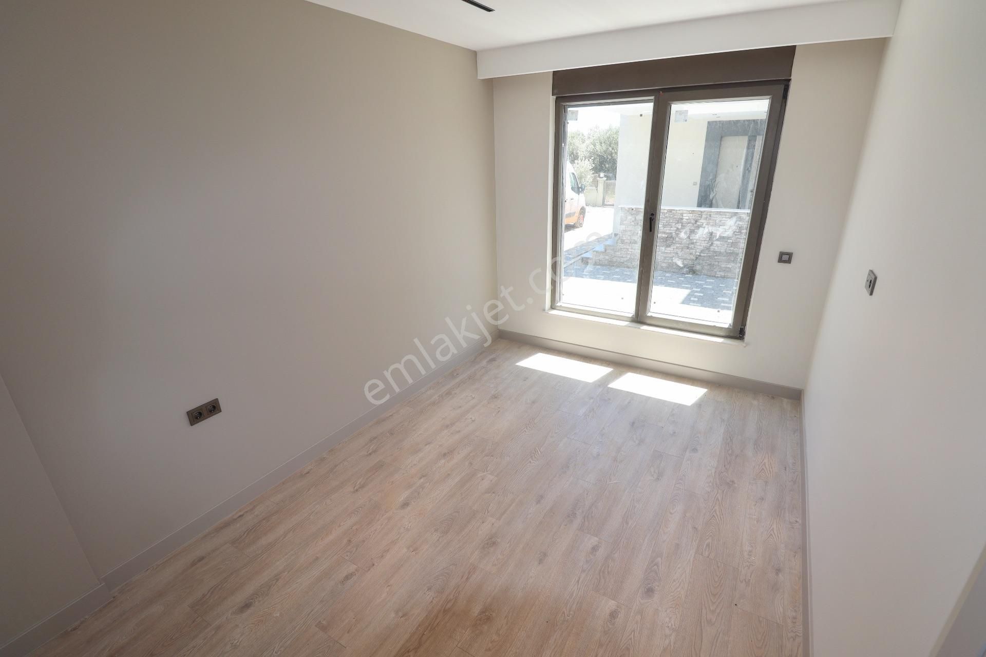 Mahmut İşler'den Kücükkuyuda Müstakil Havuzlu Lüks 4+1 Villa - Görsel 12